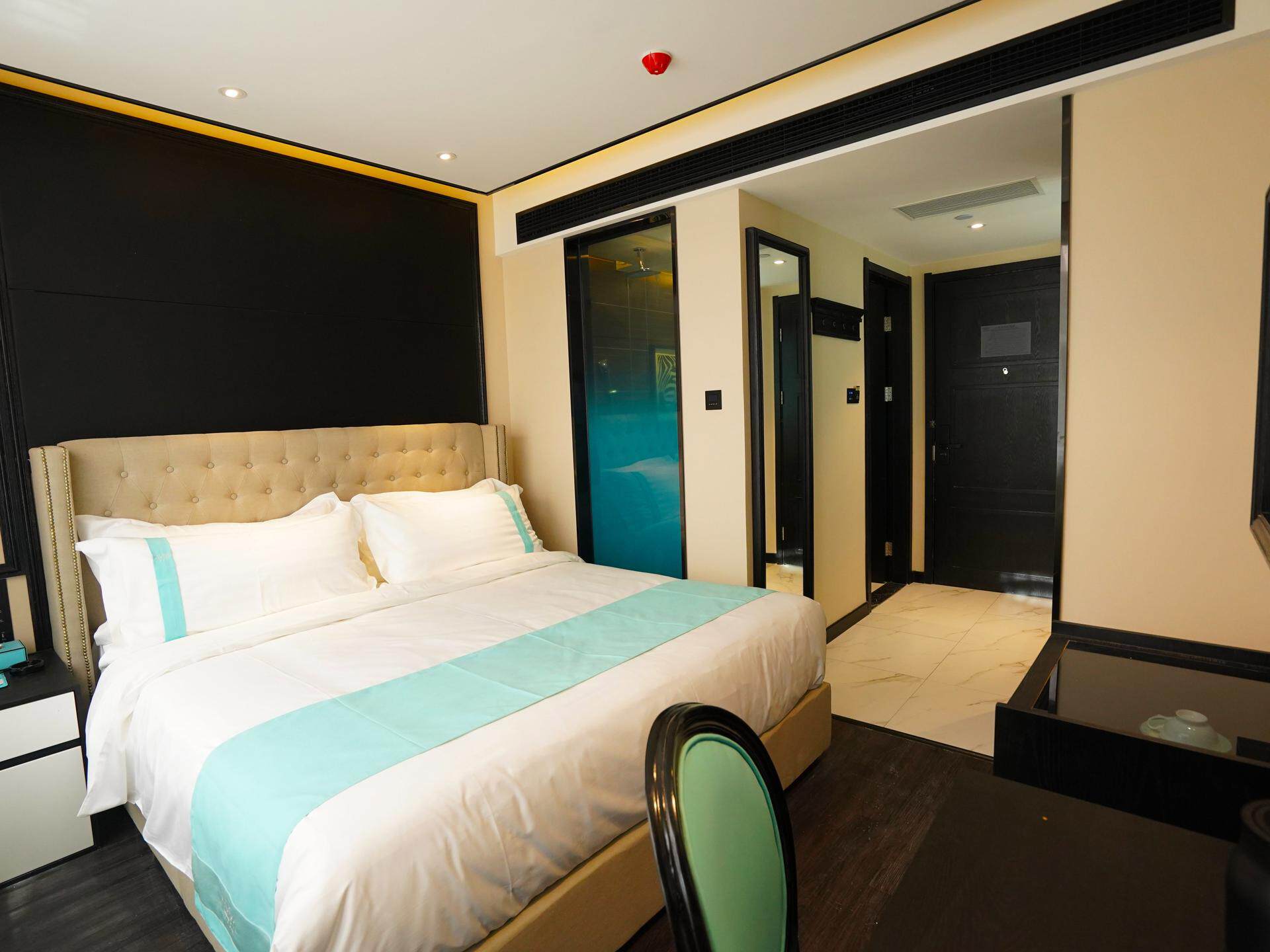 希岸酒店(郑州南阳路海滩寺地铁站店)