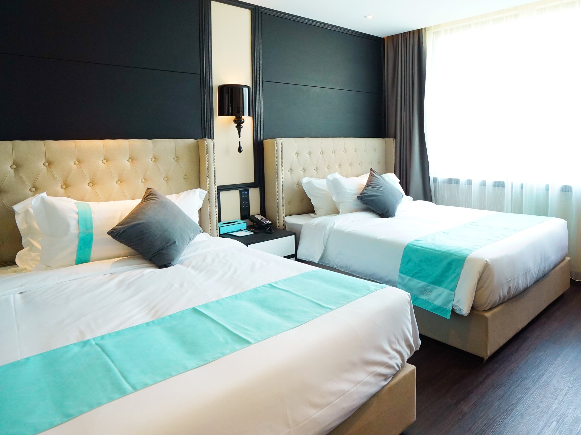 希岸酒店(郑州记忆油化厂海滩寺地铁站店)